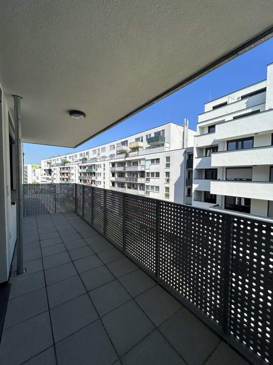 Traumhafte Terrassenwohnung in 1230 Wien – Erstbezug mit Balkon und Garage!
