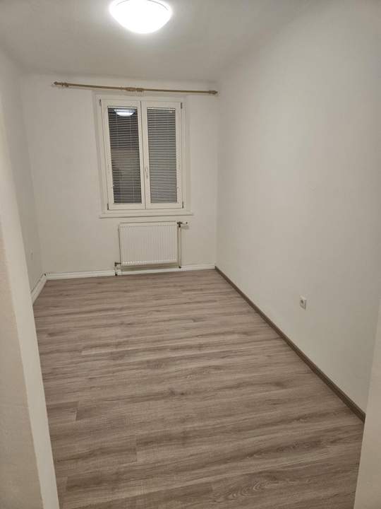 Zimmer Nr. 3 in einer reinen Mädchen - Wohngemeinschaft ist ab sofort verfügbar!