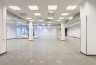 Zentrumslage | 320m² Geschäftslokal mit großen Auslagen | Kundenparkplätze vis à vis