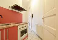 Renovierungsbedürftige Garçonnière in klassischem Gründerzeithaus in U-Bahn-Nähe