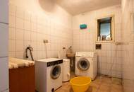 Sanierungsbedürftiges Haus mit 2 Wohneinheiten in Gainfarn!