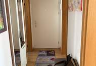Wohlfühlen leicht gemacht: helle Räume und eine einladende Atmosphäre machen diese 2-Zimmer-Wohnung mit offener Küche zu einem schönen Zuhause in ruhiger Grünlage - ab Dezember verfügbar!