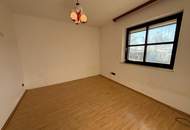 "Einfamilienhaus, mit 823m² Grundstück, Keller & Garage"