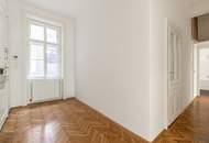 Komplett hofseitg ausgerichtete Stilaltbauwohnung im Jugendstiljuwel Schottenfelder Hof | Blick in den grünen Innenhof | Ideal auch zur WG-Nutzung