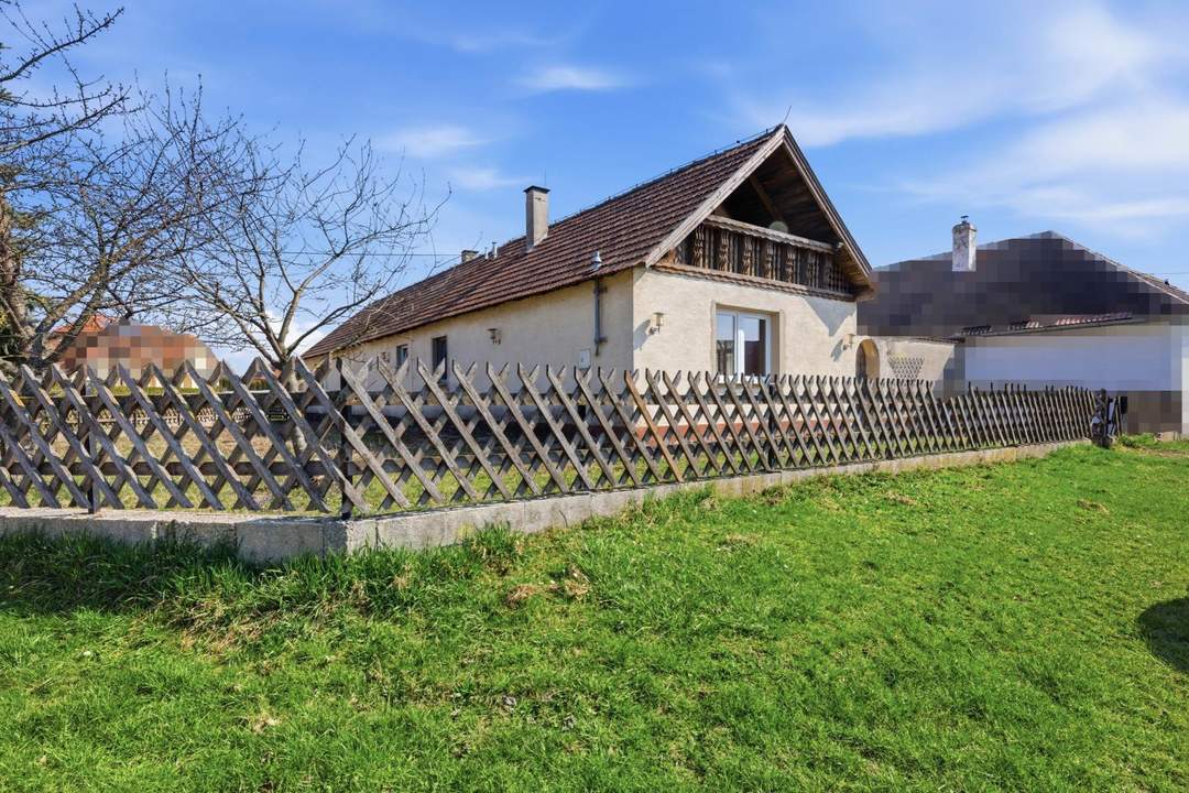 EIN HAUS VOLLER MÖGLICHKEITEN! RENOVIERUNGSBEDÜRFTIGES EINFAMILIENHAUS IN DÜRNLEIS!