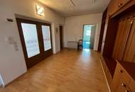 Mehr Raum, mehr Möglichkeiten - vielseitiges Zweifamilienhaus mit Gartenidylle!