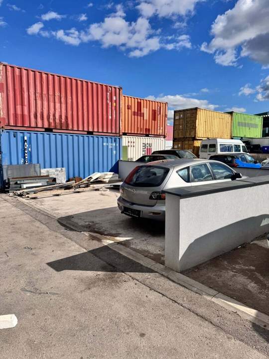 Abstell- und Freiflächen – für PKW, Transporter, Anhänger und Material, 24/7 zugänglich