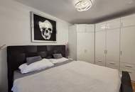 Tolles, räumlich gut eingeteiltes Reihenhaus mit Eigengarten, Dachterrasse und zwei Garagenplätzen.