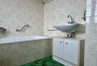 Haus mit großem Grundstück