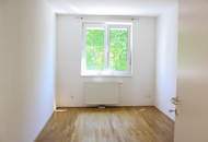 "Familienwohnung mit Schwimmbiotop und Garage!"