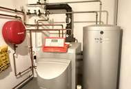 Großes Einfamilienhaus mit Veranda und Wirtschaftsanbau mit uneinsichtigen Garten + Ausbaupotential!