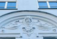 Kleinod mit Stadtgarten | Großzügige Altbauwohnung mit Balkon und 3,4 m Raumhöhe