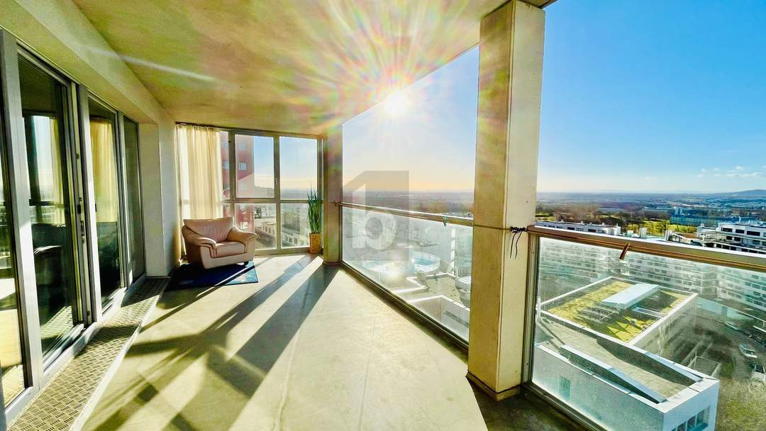 WOHNTRAUM MIT FERNBLICK & GROßER LOGGIA