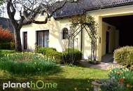 Ebenerdiges Wohnhaus inklusive Einliegerwohnung und romantischem Bauerngarten!