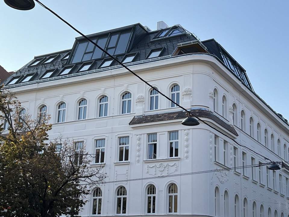 ERSTBEZUG ! Stilvolle 2-Zimmer-Wohnung mit hochwertiger Ausstattung und Balkon (Top 18)