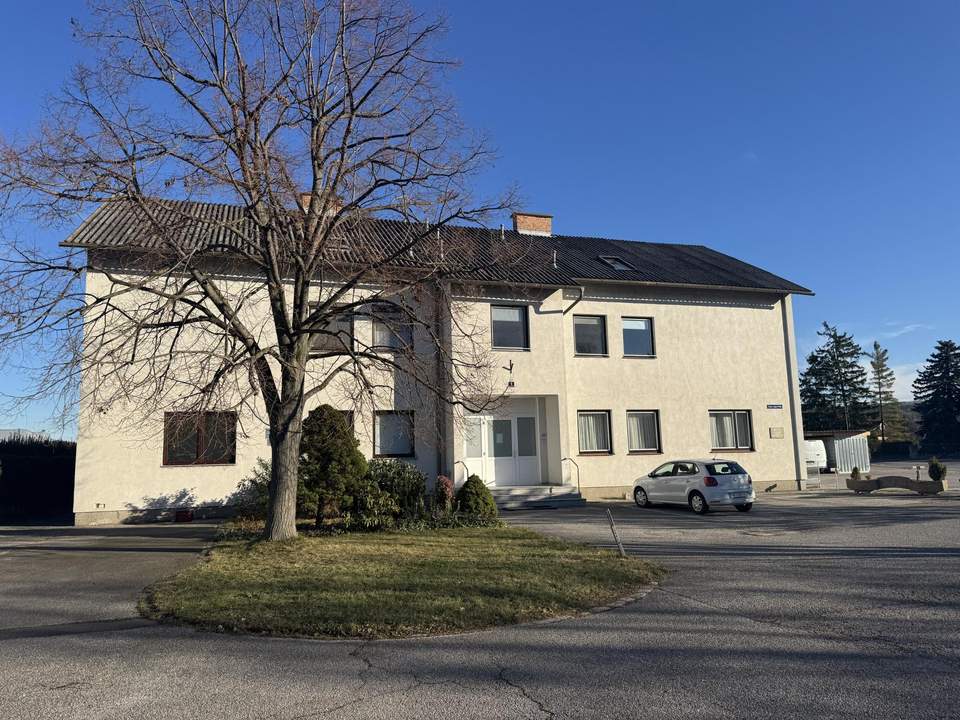 Erdgeschosswohnung mit Garten & viel Lagerfläche