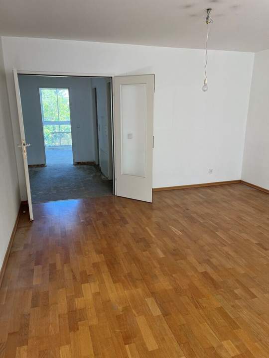 Eigentumswohnung mit Balkon und Garage!
