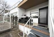 Viel barrierefreier Wohnraum, Platz für gemeinsame Werte und Indoor-Pool // Much barrier-free living-space, room for shared values, and indoor pool //