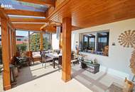 7321 Lackendorf: Ruhelage! Teilsaniertes und bezugsfertiges Einfamilienhaus mit Garage und großem Garten!