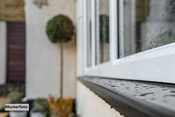 Großes Einfamilienhaus mit Terrasse