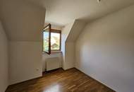 Neu sanierte 3-Zimmer Wohnung mit Küche und Balkon!