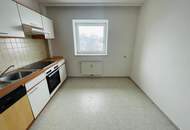 Praktische 2‑Zimmer‑Wohnung mit Einbauküche und Stellplatz