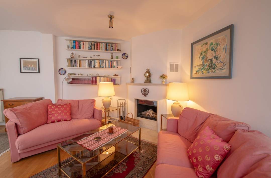 *** Dachgeschoss – Maisonettewohnung mit Garage am Naschmarkt ***