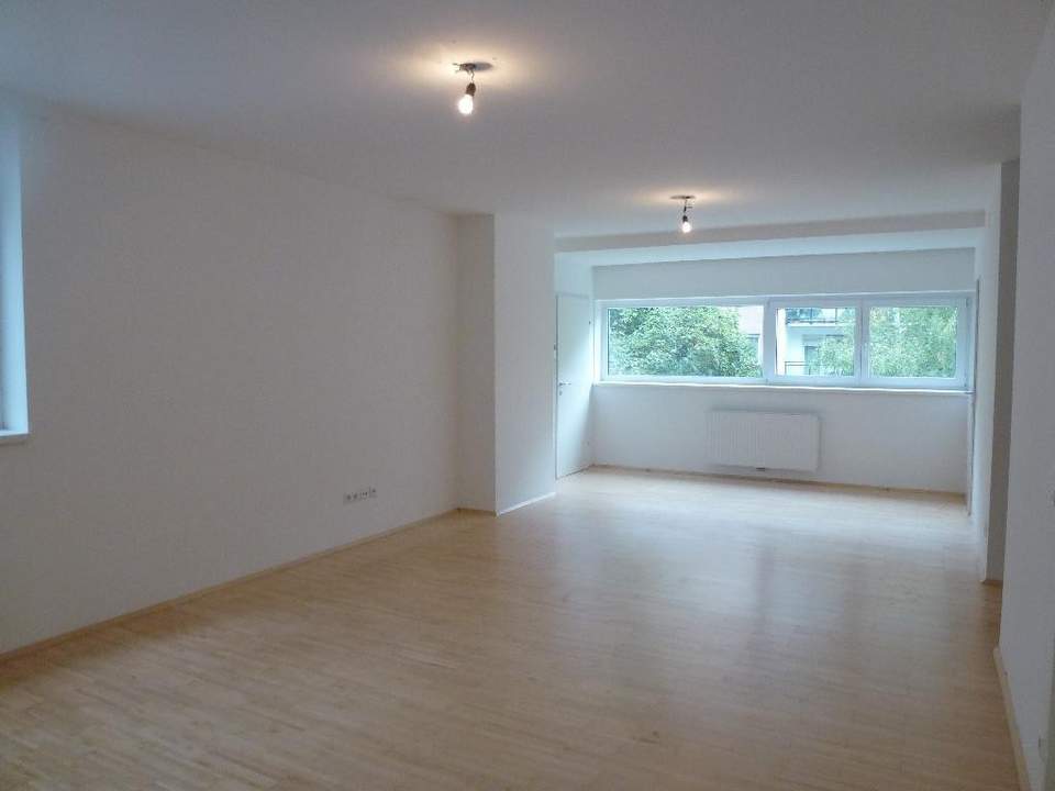 HOFSEITIG UND RUHIG mit genialem Grundriss! AB OKTOBER!