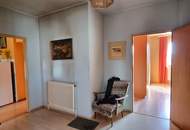 RENOVIERUNGSBEDÜRTIGES EIN-ZWEIFAMILIENHAUS IN ZENTRALER LAGE