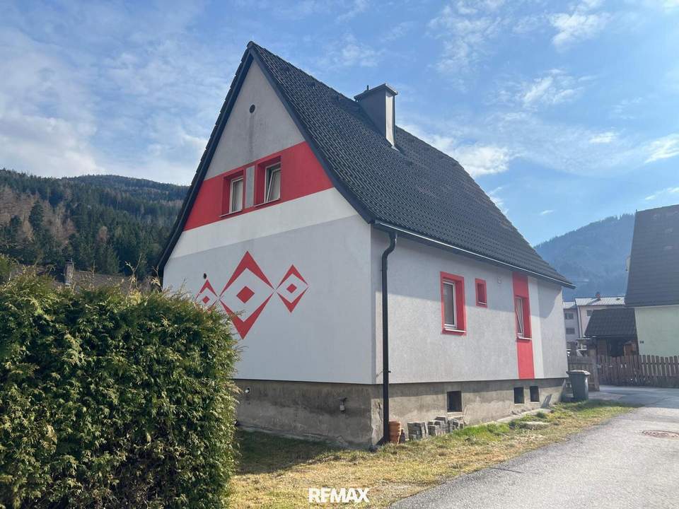 Klein aber fein - Einfamilienhaus auf einem großzügigen Grundstück in sonniger Lage!
