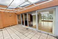 Freifläche auf zwei Terrassen mit Schönbrunnblick und Blick auf Steinhofkirche: neu sanierte und klimatisierte 2-Zimmer-Wohnung!