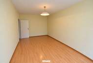 3-Zimmer-Eigentumswohnung mit Loggia &amp; Entwicklungspotenzial