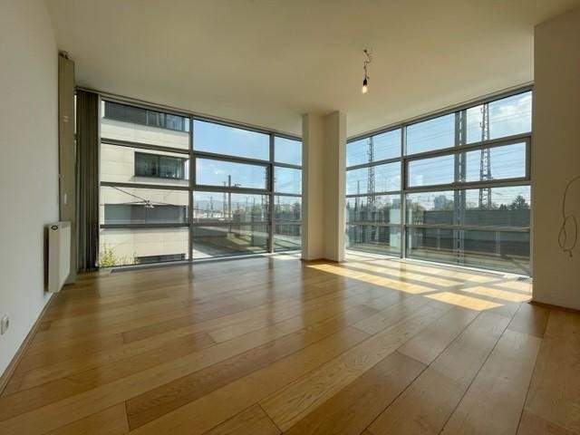 Helle 2-Zimmer-Wohnung mit Klimaanlage