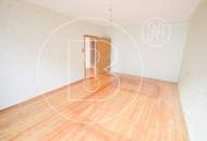 Renovierungsbedürftige 2-Zimmer-Wohnung!