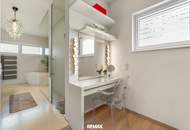 Beeindruckende Designer-Villa mit Pool und Poolhaus zum Soforteinzug!