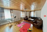 Zweifamilienhaus mit Innenhof, Garagen und Erweiterungspotenzial Nähe Stift Göttweig bei Krems