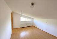 110 m² Dachgeschosswohnung mit Weitblick und Einbauküche