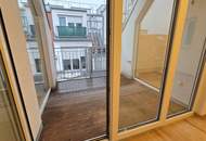 Schöne Dachgeschoß Wohnung, drei Zimmer + Balkon + Terrasse, Neubau