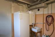 "Haus Emma - mit "Schirm, Charme &amp; Melone"