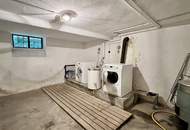 Helle Wohnung, generalsaniert mit neuer Küche, Bad, Elektrik etc,. in ruhiger Lage.