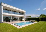 Luxuriöses Wohnen über zwei Etagen mit traumhaftem Garten und Pool - 293 m² WOHNFLÄCHE – EXKLUSIVE LAGE – SOFORT VERFÜGBAR!