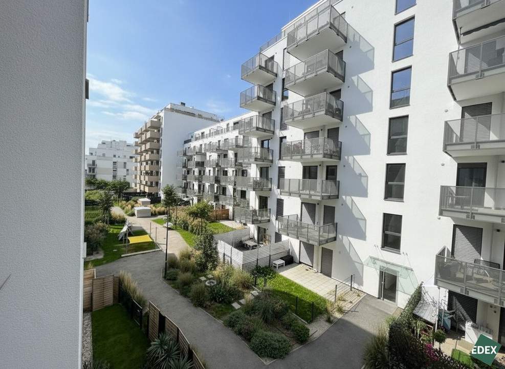 Attraktive 2-Zimmer-Wohnung mit Balkon nahe U1 - ideal für Singles oder Paare