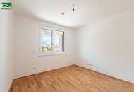 Hochwertige Erstbezugs-Wohnung mit großem Hof-Balkon und Küche nahe Schönbrunn!