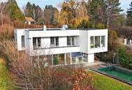 Moderne Einfamilien-Villa mit Pool in Aussichtslage