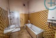 Sanierungsbedürftige gut aufgeteilte 2 Zimmer Wohnung