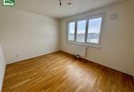 Wohnen am Laaer Berg – Stilvolle 2-Zimmer-Wohnung mit Einbauküche und Freifläche!