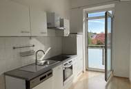 PREIS-HIT! SUPER HOHE RÄUME, Innenhof-Balkon & zentrale Lage! Zwischen CITYPARK und HAUPTBAHNHOF! BUSHALTESTELLE VOR DER EINGANGSTÜRE!