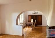 Altbaujuwel mit besonderem Charme, großem Grundstück und mit toller Aussicht!