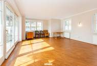 LANDHAUSVILLA mit HOF-ENSEMBLE, GÄSTEWOHNUNGEN UND ENTWICKLUNGSPOTENTIAL