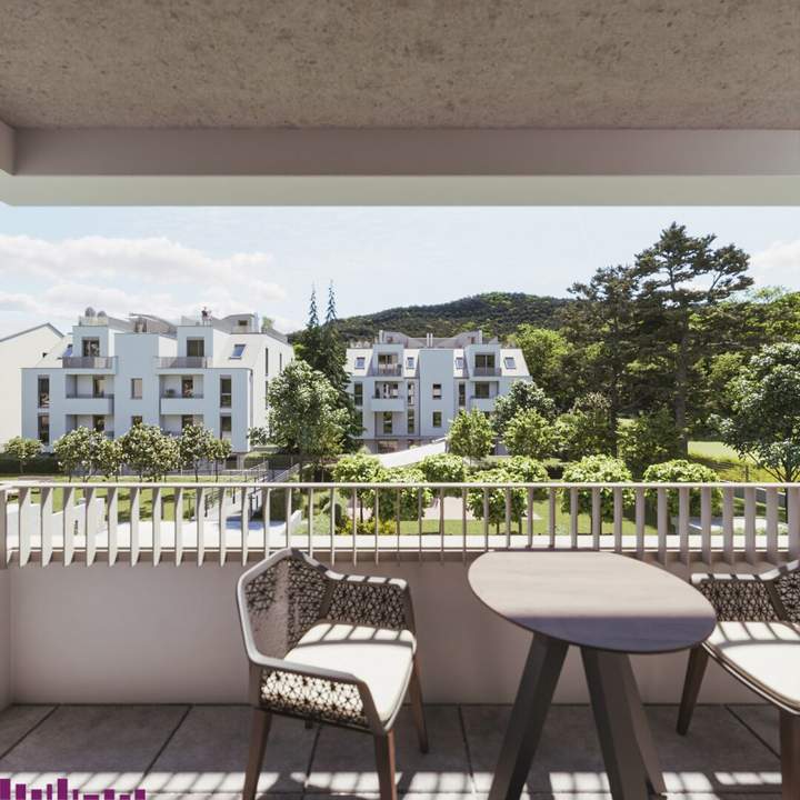 Abkühlen im hauseigenen Pool .... Ihre Traumwohnung mit Terrasse oder Garten und Fernblick Nähe Maurer Wald PROVISIONSFREI !!
